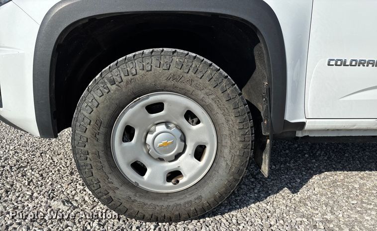 image for item DU1372 2016 Chevrolet Colorado Ext. Cab pickup truck