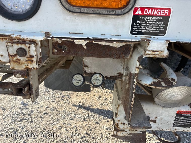 image for item DU1374 2005 Freightliner FL70 bucket truck