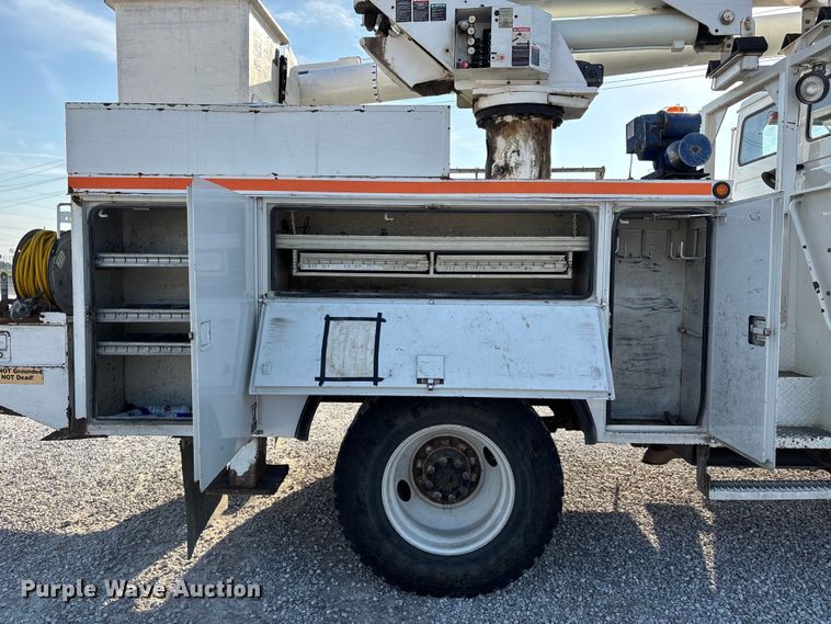 image for item DU1374 2005 Freightliner FL70 bucket truck