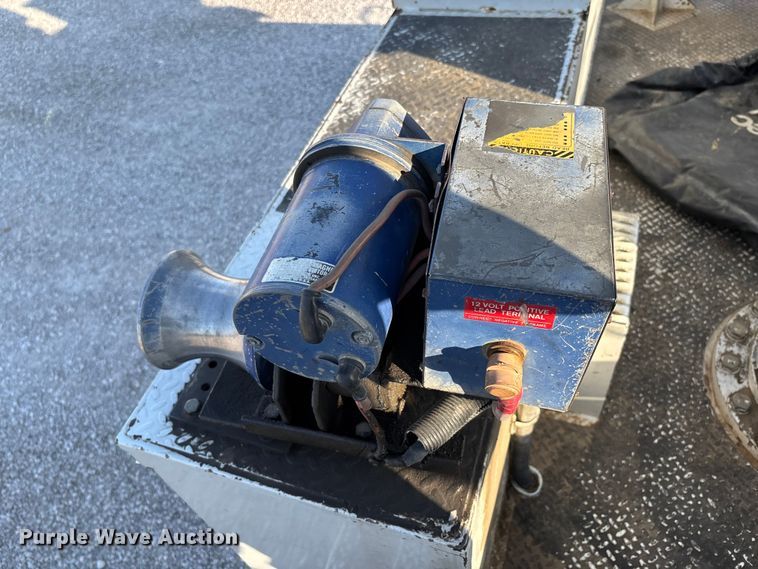 image for item DU1374 2005 Freightliner FL70 bucket truck