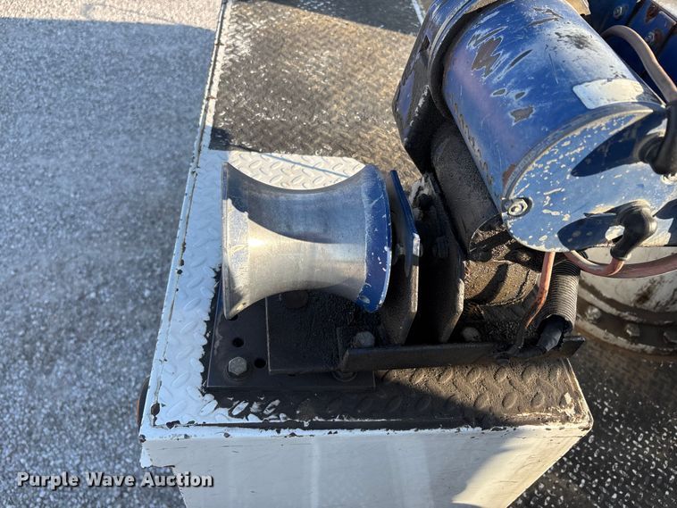 image for item DU1374 2005 Freightliner FL70 bucket truck