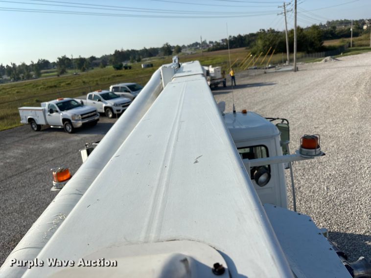 image for item DU1374 2005 Freightliner FL70 bucket truck