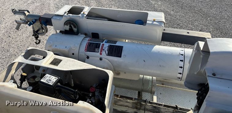 image for item DU1374 2005 Freightliner FL70 bucket truck