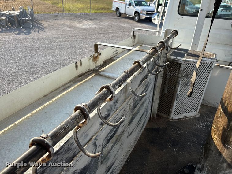 image for item DU1374 2005 Freightliner FL70 bucket truck