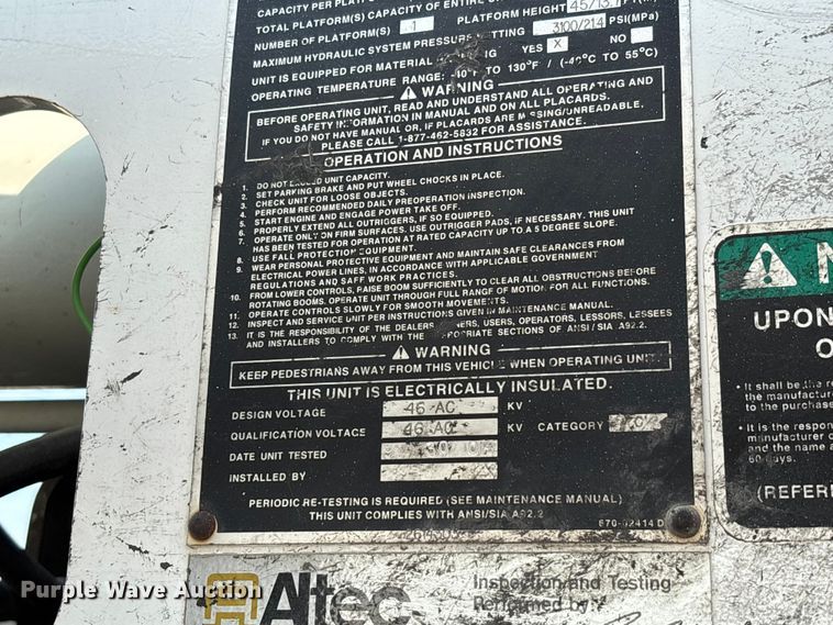 image for item DU1374 2005 Freightliner FL70 bucket truck