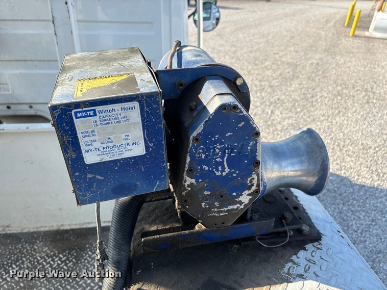 image for item DU1374 2005 Freightliner FL70 bucket truck