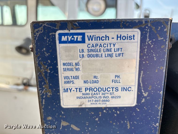 image for item DU1374 2005 Freightliner FL70 bucket truck