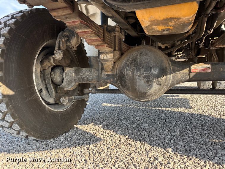 image for item DU1374 2005 Freightliner FL70 bucket truck