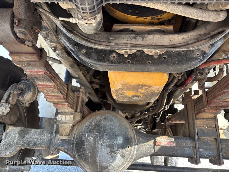 image for item DU1374 2005 Freightliner FL70 bucket truck