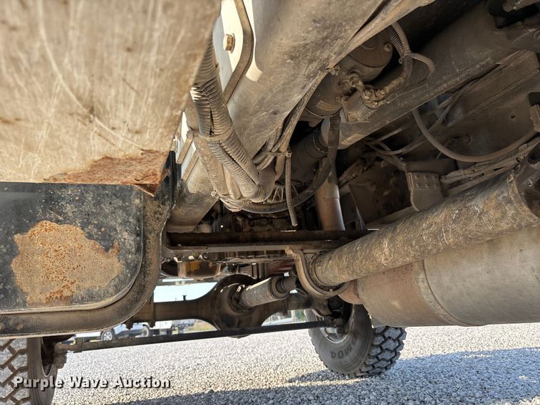 image for item DU1374 2005 Freightliner FL70 bucket truck