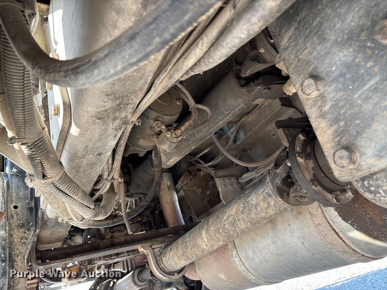 image for item DU1374 2005 Freightliner FL70 bucket truck