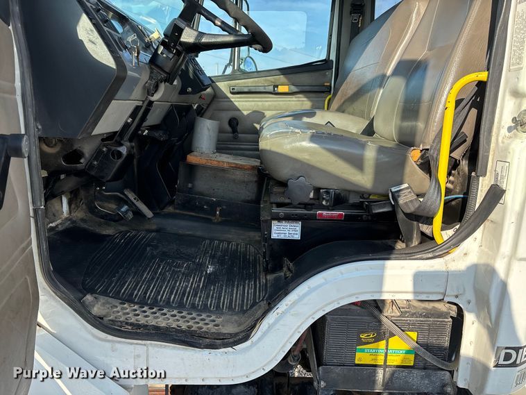 image for item DU1374 2005 Freightliner FL70 bucket truck