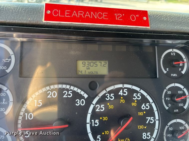 image for item DU1374 2005 Freightliner FL70 bucket truck