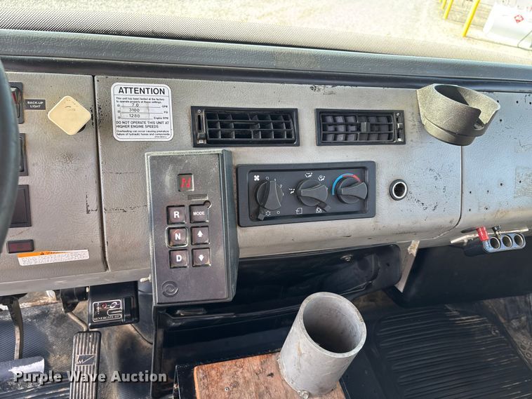 image for item DU1374 2005 Freightliner FL70 bucket truck