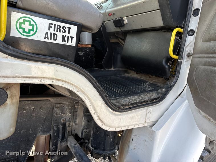 image for item DU1374 2005 Freightliner FL70 bucket truck