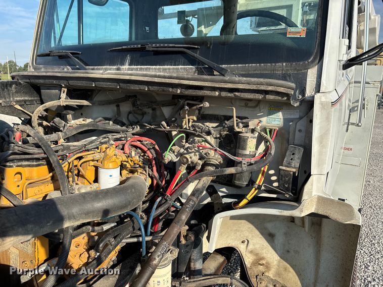 image for item DU1374 2005 Freightliner FL70 bucket truck