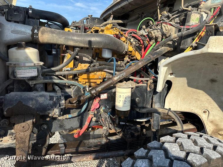 image for item DU1374 2005 Freightliner FL70 bucket truck