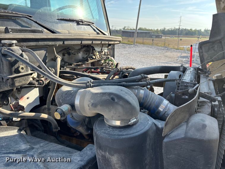 image for item DU1374 2005 Freightliner FL70 bucket truck