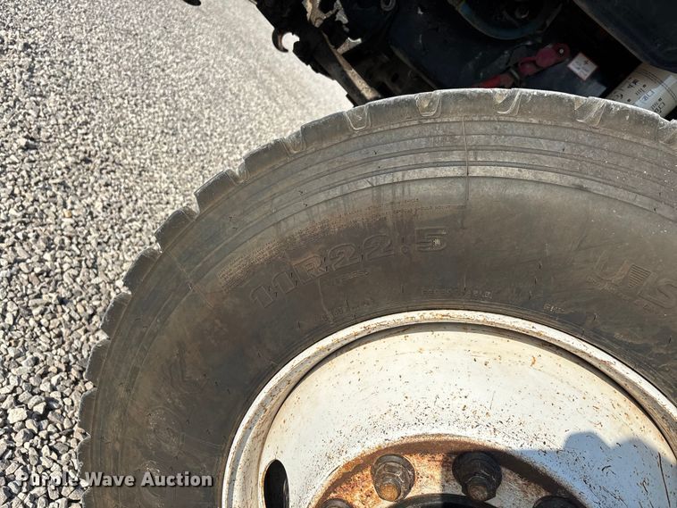 image for item DU1374 2005 Freightliner FL70 bucket truck