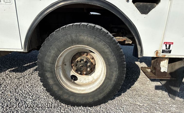 image for item DU1374 2005 Freightliner FL70 bucket truck