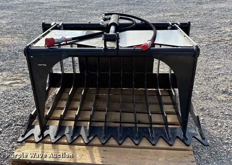 image for item DU1378 GIYI GY-HWG44C compact utility loader grapple bucket