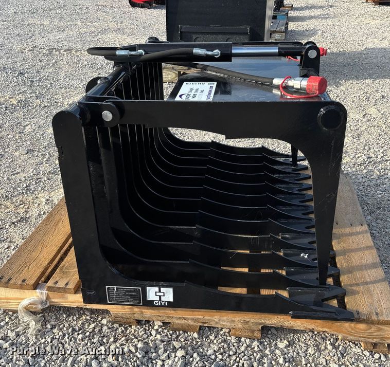 image for item DU1378 GIYI GY-HWG44C compact utility loader grapple bucket