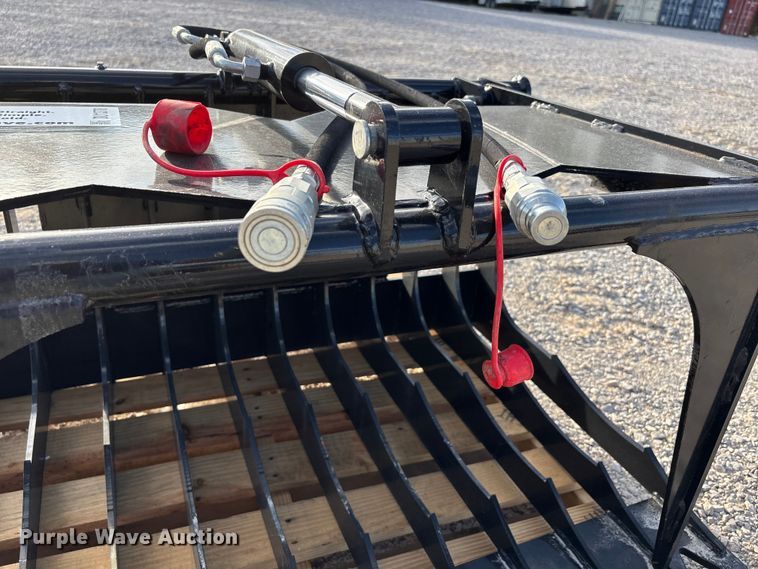 image for item DU1378 GIYI GY-HWG44C compact utility loader grapple bucket