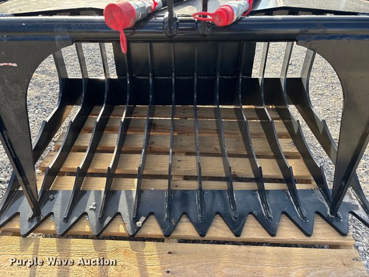 image for item DU1378 GIYI GY-HWG44C compact utility loader grapple bucket