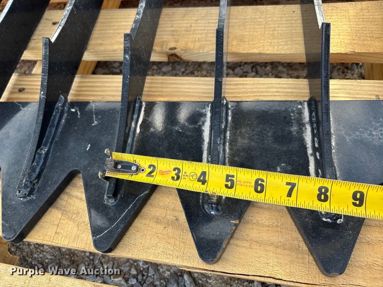 image for item DU1378 GIYI GY-HWG44C compact utility loader grapple bucket