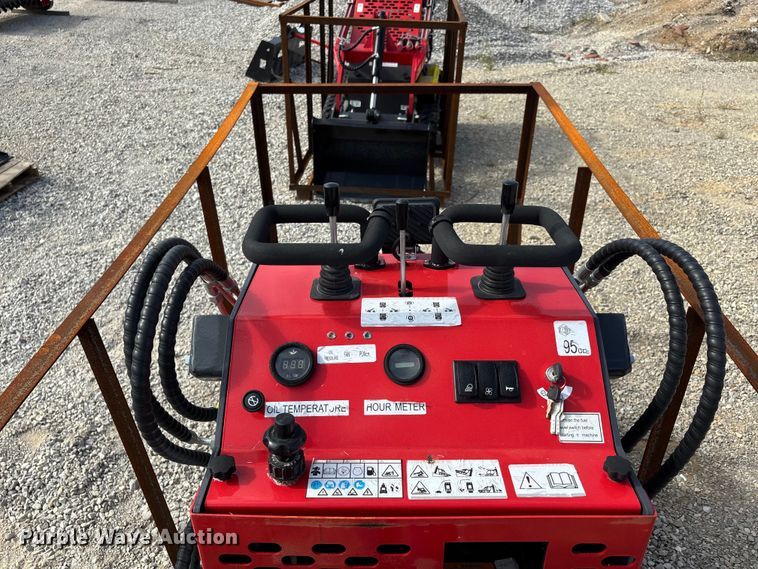 image for item DU1381 2025 AGT YSRT14 compact utility loader