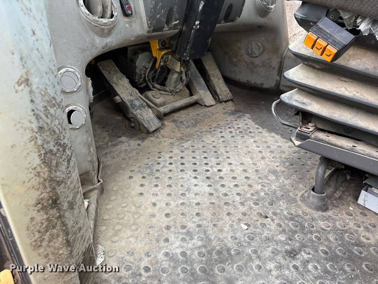 image for item DU1405 2011 Volvo L110F wheel loader