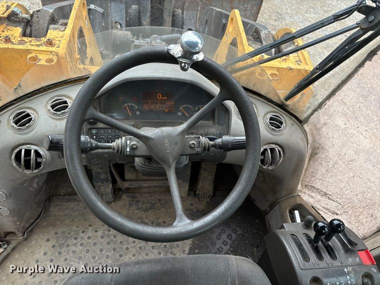 image for item DU1405 2011 Volvo L110F wheel loader