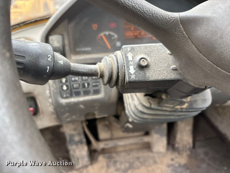 image for item DU1405 2011 Volvo L110F wheel loader