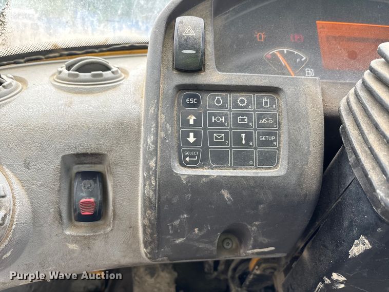 image for item DU1405 2011 Volvo L110F wheel loader