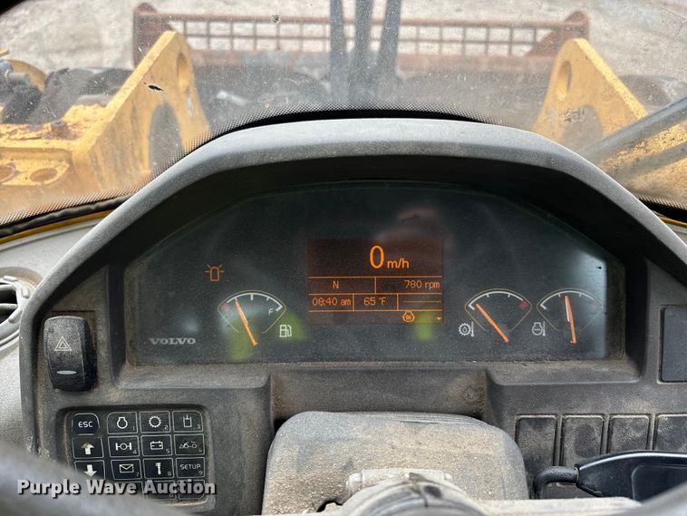 image for item DU1405 2011 Volvo L110F wheel loader