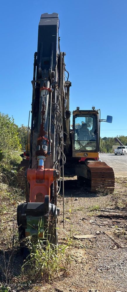 image for item DU1407 2015 John Deere 380G LC excavator