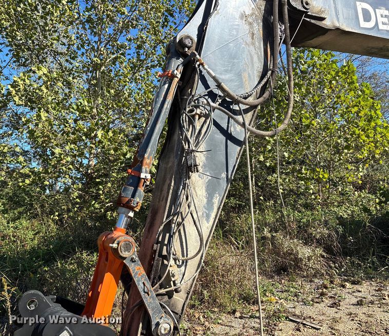 image for item DU1407 2015 John Deere 380G LC excavator