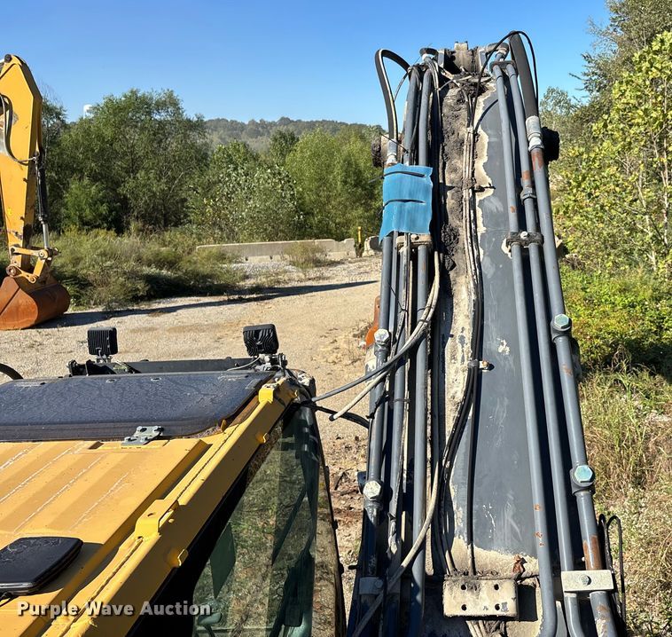 image for item DU1407 2015 John Deere 380G LC excavator