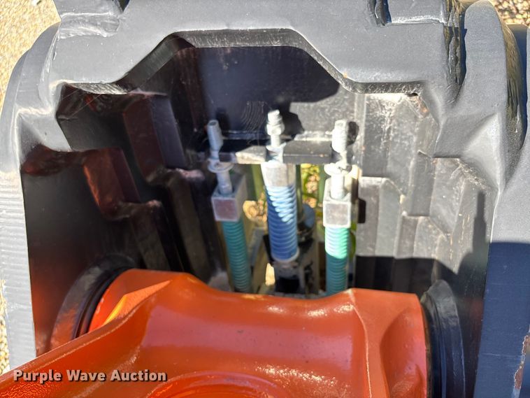 image for item DU1407 2015 John Deere 380G LC excavator