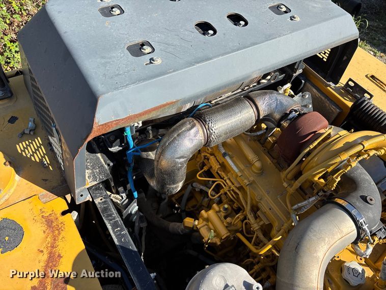 image for item DU1407 2015 John Deere 380G LC excavator