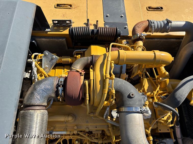 image for item DU1407 2015 John Deere 380G LC excavator