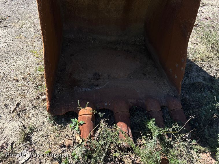 image for item DU1407 2015 John Deere 380G LC excavator