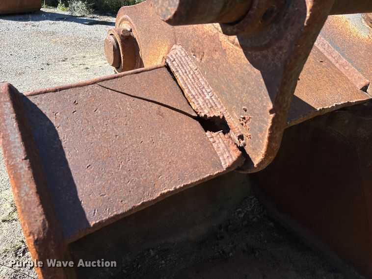 image for item DU1407 2015 John Deere 380G LC excavator