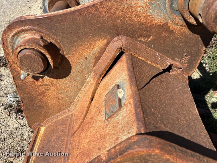 image for item DU1407 2015 John Deere 380G LC excavator