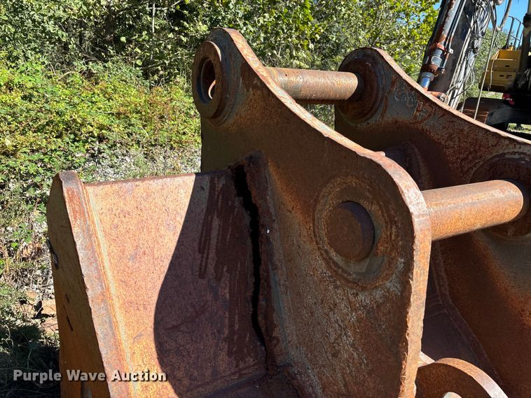 image for item DU1407 2015 John Deere 380G LC excavator