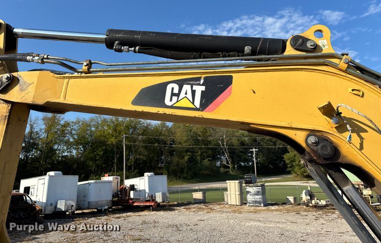 image for item DU1422 2011 Caterpillar 304D CR mini excavator