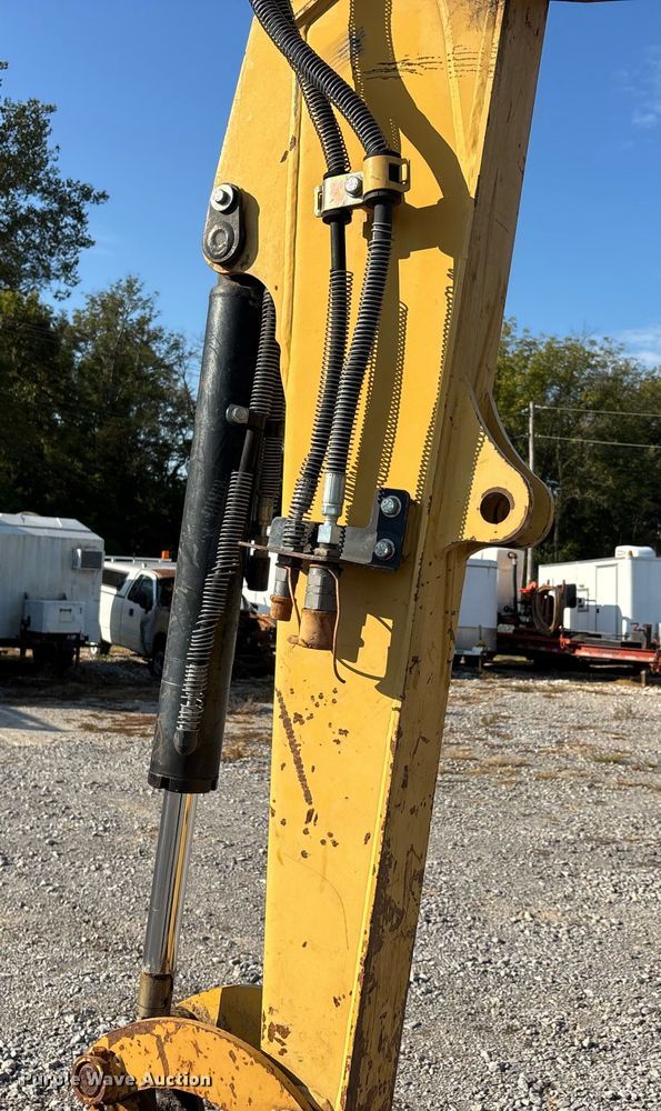 image for item DU1422 2011 Caterpillar 304D CR mini excavator