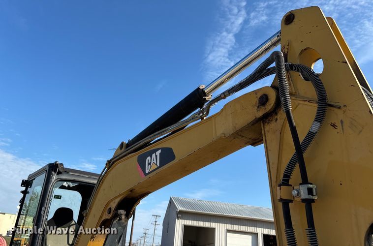 image for item DU1422 2011 Caterpillar 304D CR mini excavator