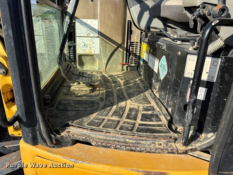 image for item DU1422 2011 Caterpillar 304D CR mini excavator