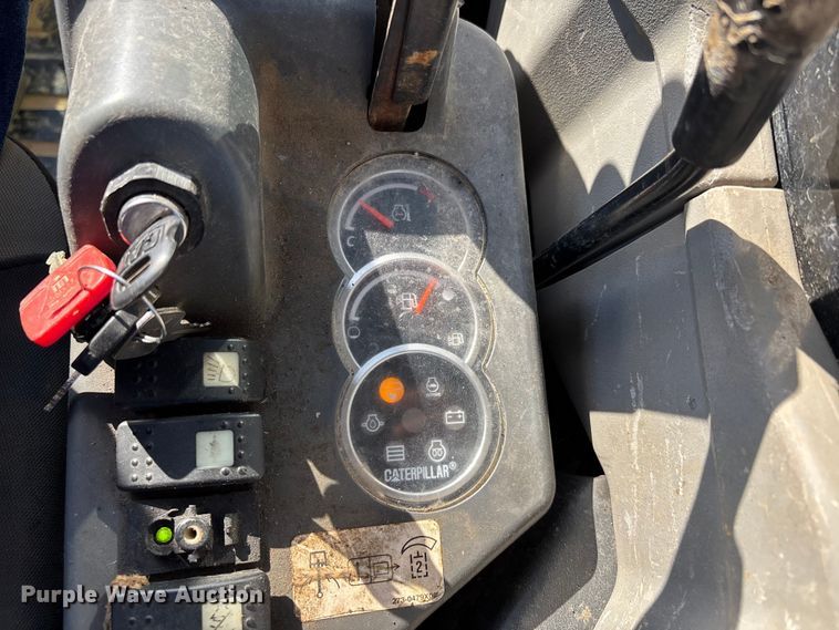 image for item DU1422 2011 Caterpillar 304D CR mini excavator